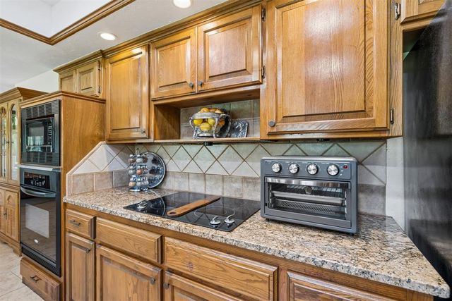 1116 Spring Shadow Drive, Choctaw, OK 73020