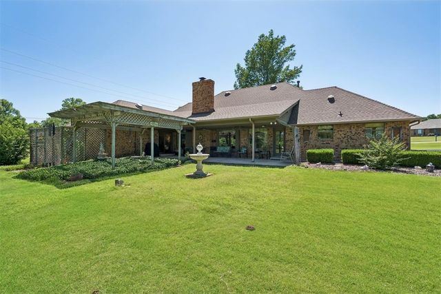 1116 Spring Shadow Drive, Choctaw, OK 73020