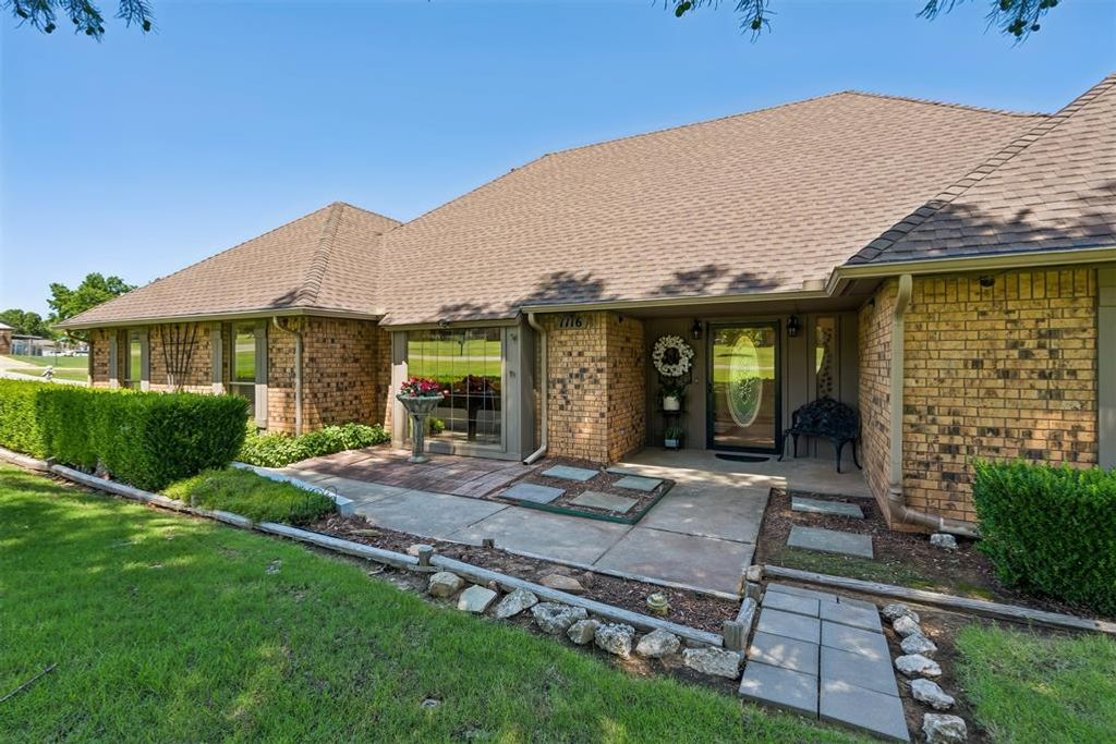 1116 Spring Shadow Drive, Choctaw, OK 73020