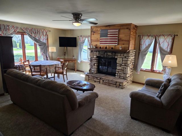 2817 Jones STREET, Delavan, WI 53115