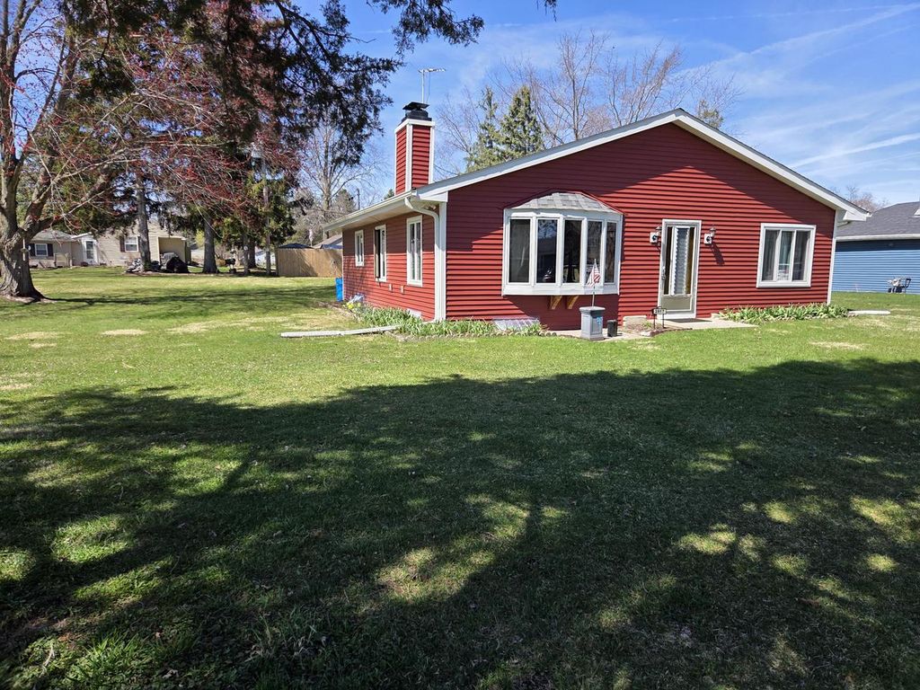 2817 Jones STREET, Delavan, WI 53115
