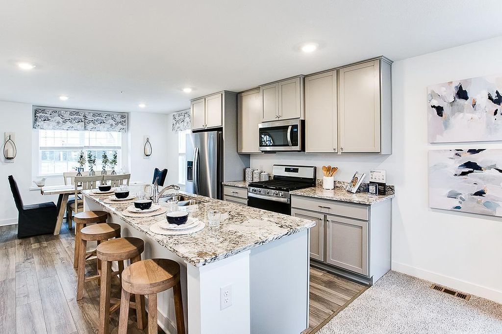 12572 Guadalcanal Circle NE B, Blaine, MN 55449