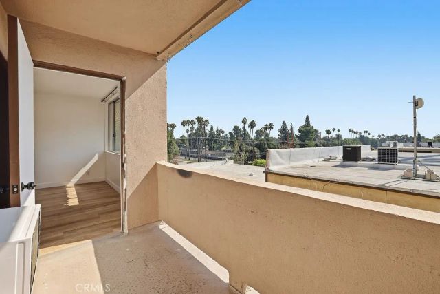 17000 Burbank Boulevard 311, Encino, CA 91316