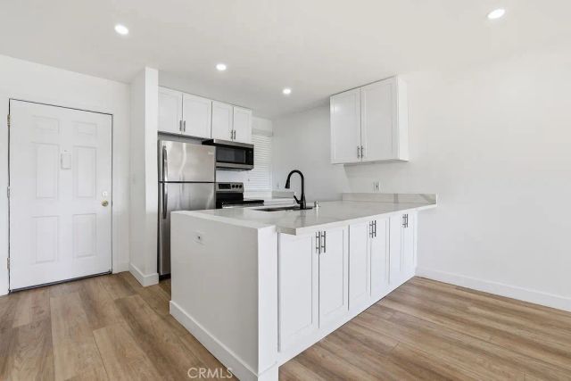 17000 Burbank Boulevard 311, Encino, CA 91316