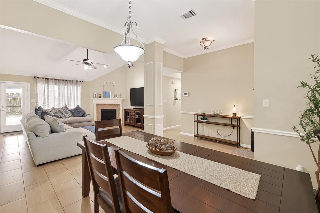 Image 10 of property listing at 19131 Cotton Gin Drive, Katy, TX 77449