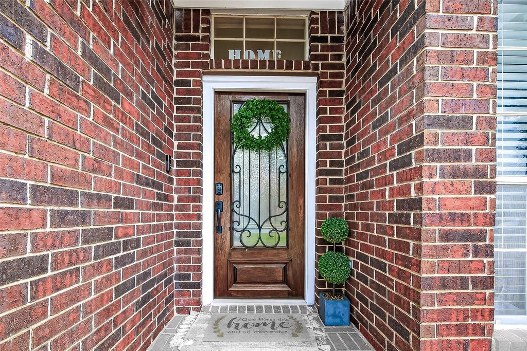 Image 5 of property listing at 19131 Cotton Gin Drive, Katy, TX 77449