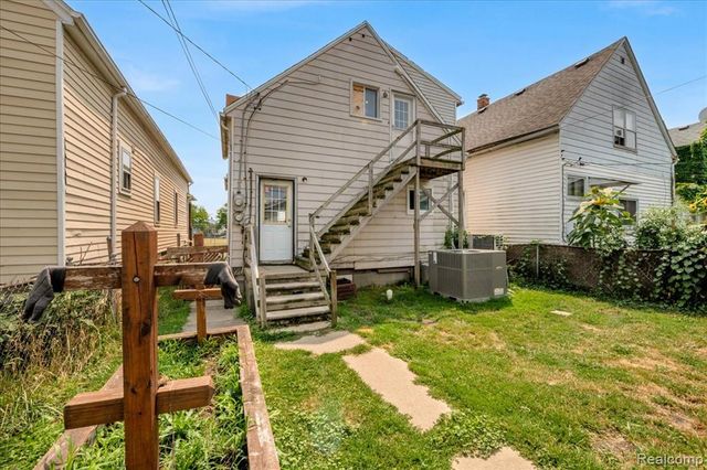 2049 Edwin Street, Hamtramck, MI 48212