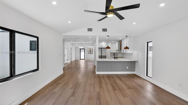 3135 SW 7th St, Miami, FL 33135