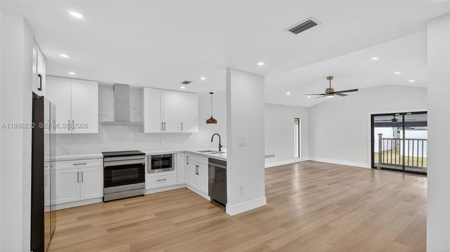 3135 SW 7th St, Miami, FL 33135