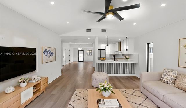 3135 SW 7th St, Miami, FL 33135