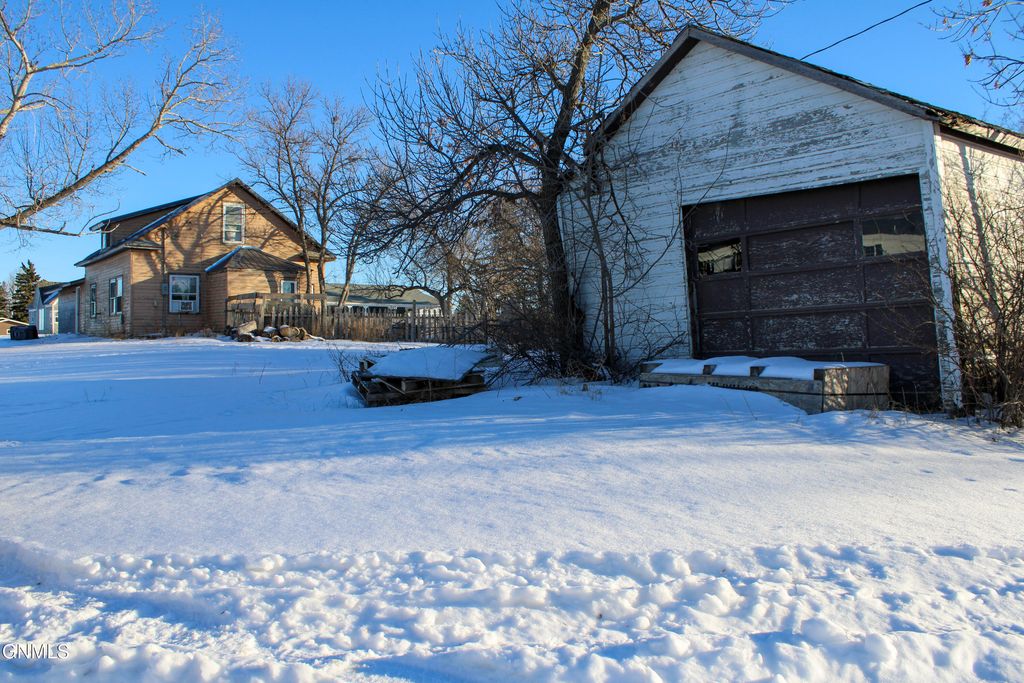 402 Fisk Street, Wildrose, ND 58801 photo 21