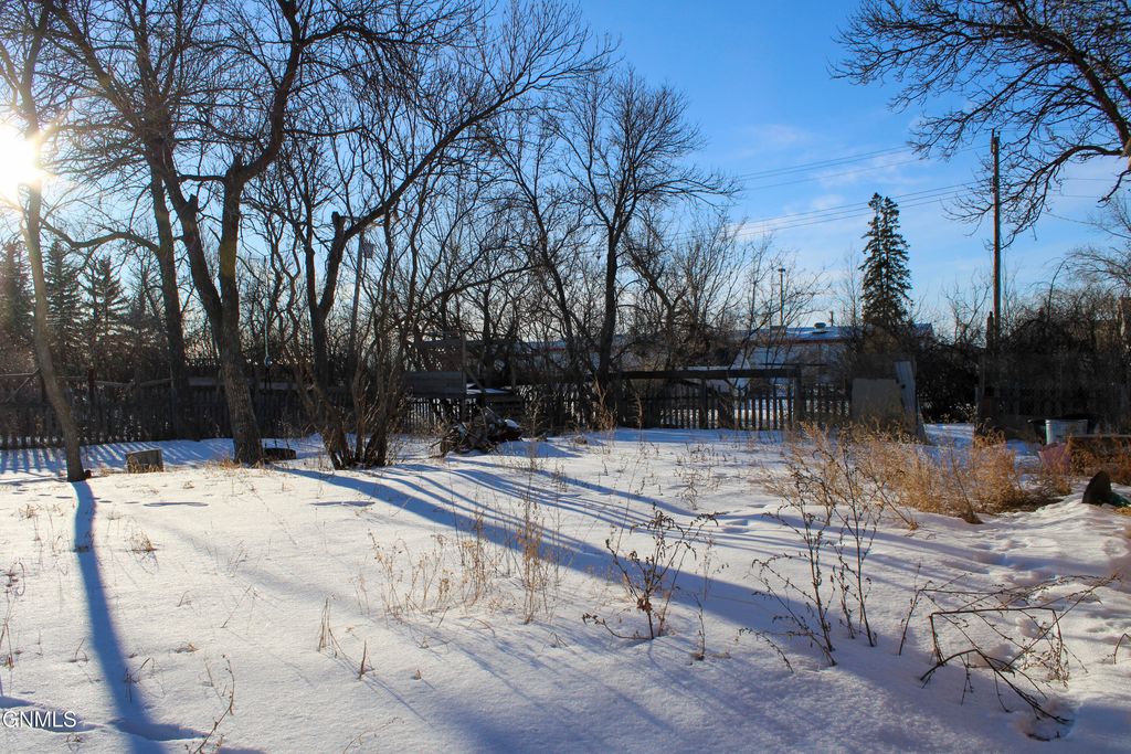 402 Fisk Street, Wildrose, ND 58801 photo 5