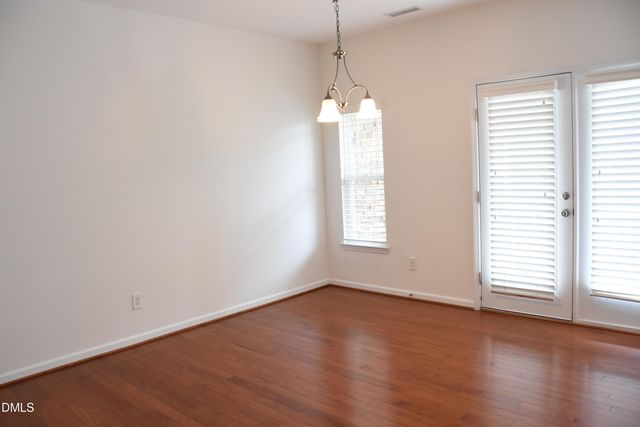 882 Queen City Crescent, Apex, NC 27523