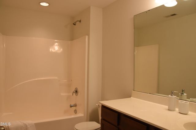 882 Queen City Crescent, Apex, NC 27523