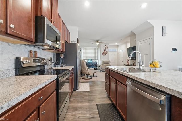 287 Brittlebrush DR, Portsmouth, VA 23701