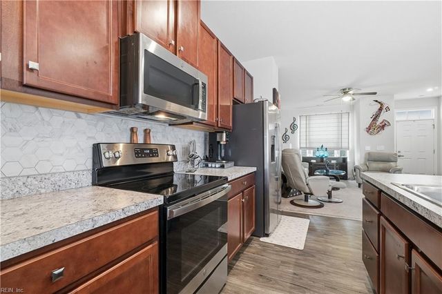 287 Brittlebrush DR, Portsmouth, VA 23701