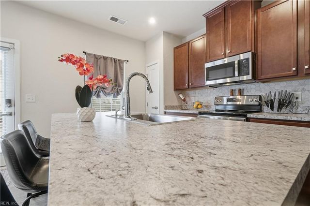 287 Brittlebrush DR, Portsmouth, VA 23701