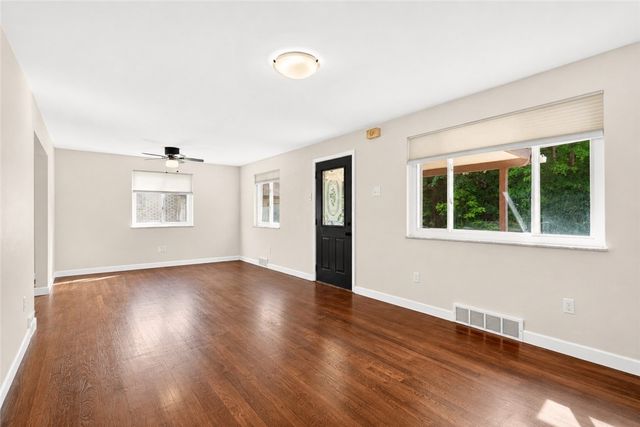 693 Union Avenue Ext, Ross Twp, PA 15229
