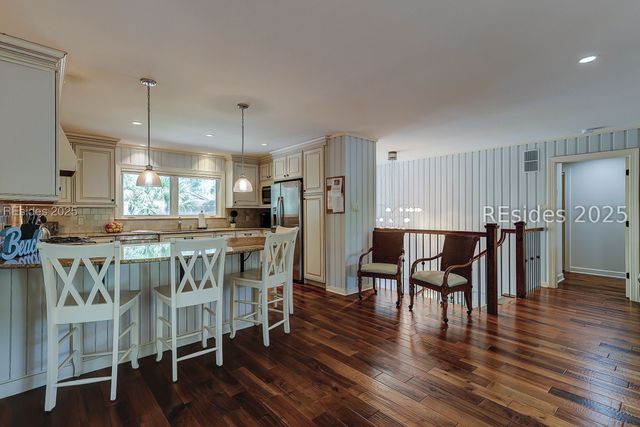 13 Wren Dr, Hilton Head Island, SC 29928