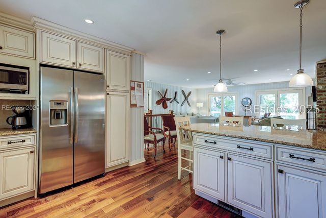 13 Wren Dr, Hilton Head Island, SC 29928