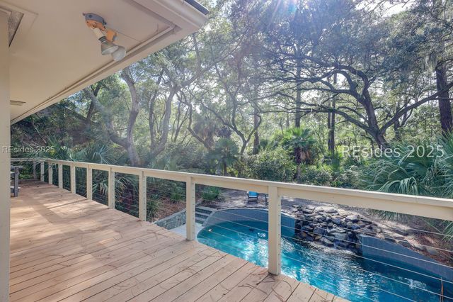 13 Wren Dr, Hilton Head Island, SC 29928