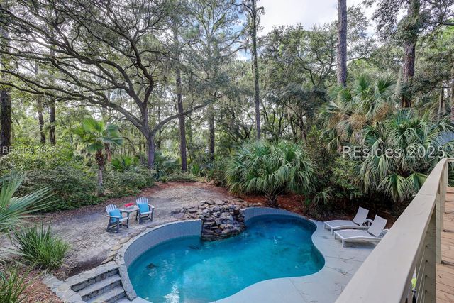 13 Wren Dr, Hilton Head Island, SC 29928
