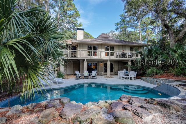 13 Wren Dr, Hilton Head Island, SC 29928