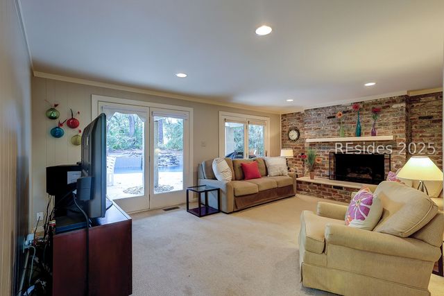 13 Wren Dr, Hilton Head Island, SC 29928