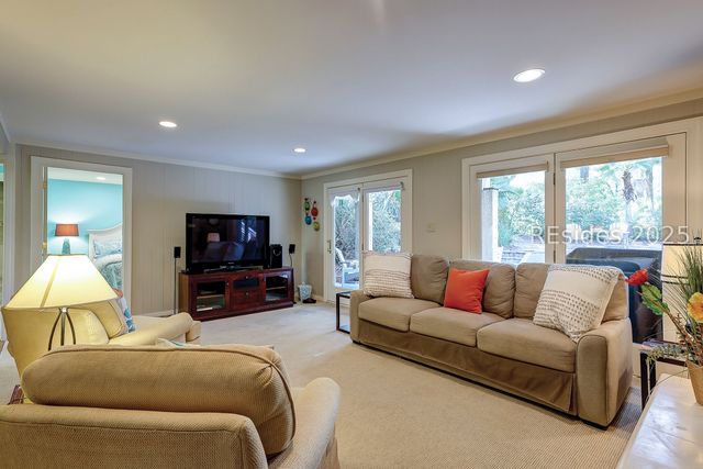 13 Wren Dr, Hilton Head Island, SC 29928