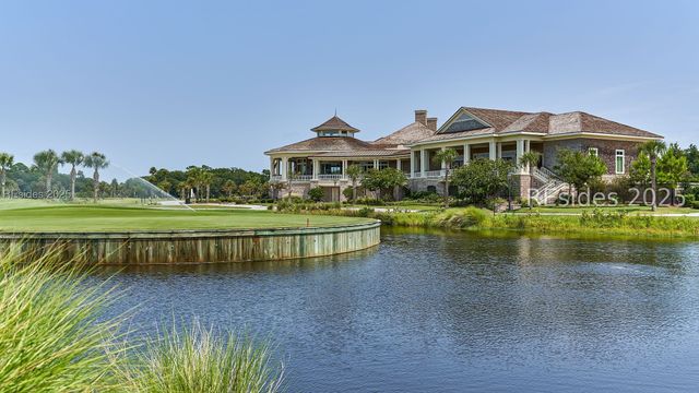 13 Wren Dr, Hilton Head Island, SC 29928