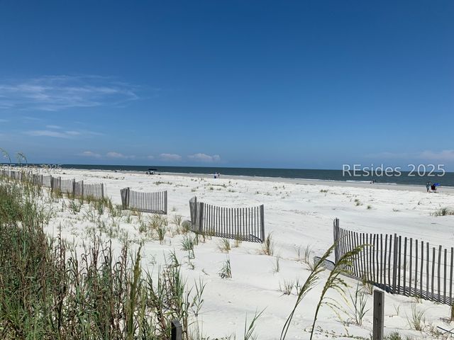 13 Wren Dr, Hilton Head Island, SC 29928