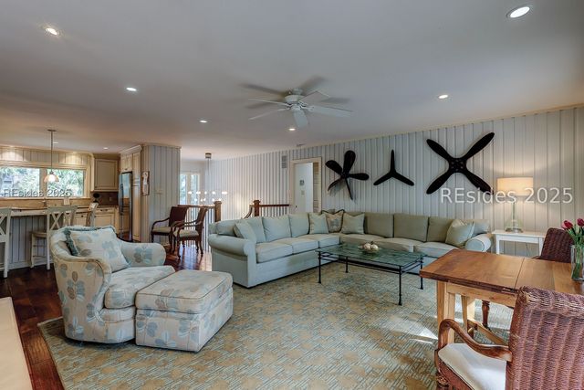 13 Wren Dr, Hilton Head Island, SC 29928