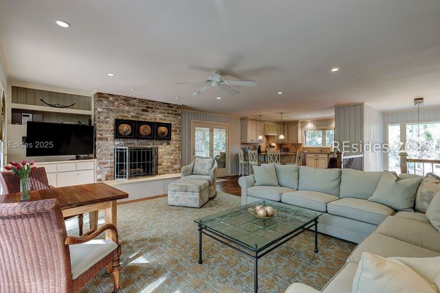 13 Wren Dr, Hilton Head Island, SC 29928