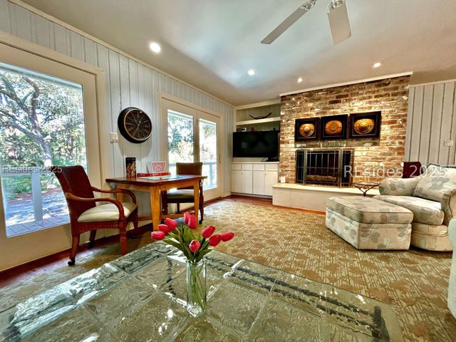 13 Wren Dr, Hilton Head Island, SC 29928