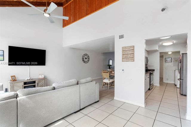 1461 NW 113th Ave, Pembroke Pines, FL 33026