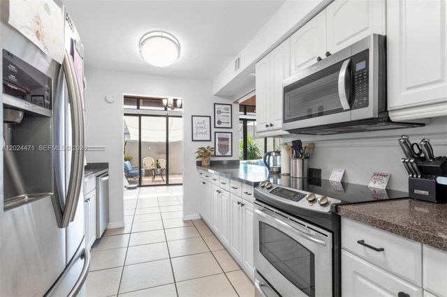 1461 NW 113th Ave, Pembroke Pines, FL 33026