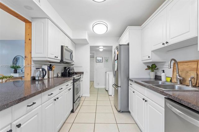 1461 NW 113th Ave, Pembroke Pines, FL 33026