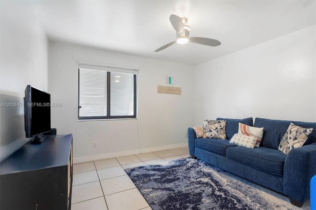 1461 NW 113th Ave, Pembroke Pines, FL 33026