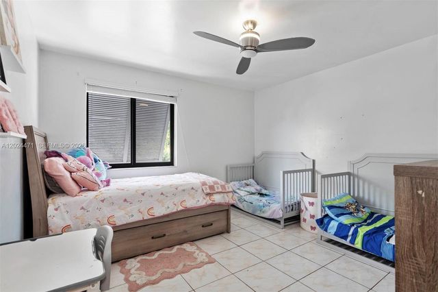 1461 NW 113th Ave, Pembroke Pines, FL 33026