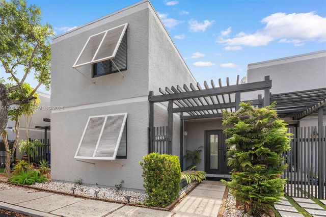 1461 NW 113th Ave, Pembroke Pines, FL 33026
