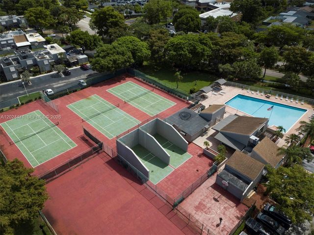 1461 NW 113th Ave, Pembroke Pines, FL 33026