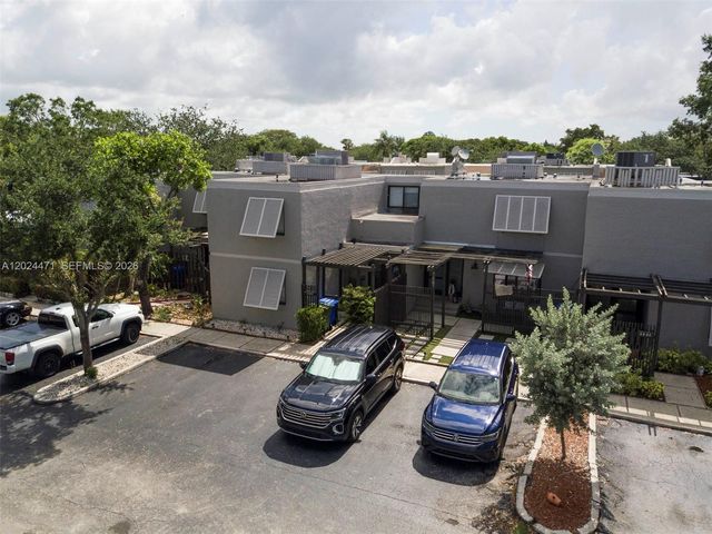 1461 NW 113th Ave, Pembroke Pines, FL 33026