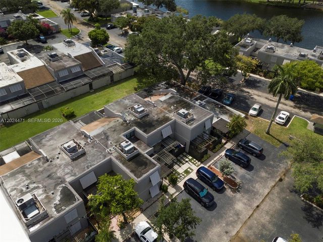 1461 NW 113th Ave, Pembroke Pines, FL 33026