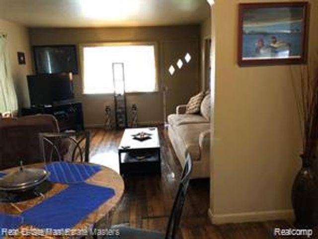 4480 Pine Grove Avenue, Fort Gratiot, MI 48059