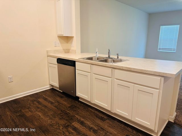 7845 ECHO SPRINGS Road, Jacksonville, FL 32256