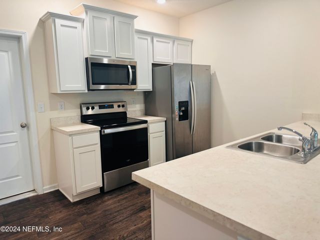 7845 ECHO SPRINGS Road, Jacksonville, FL 32256