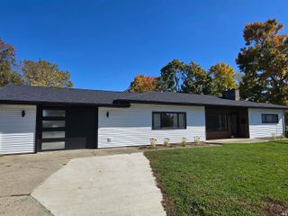 211 Parker Avenue, Kendallville, IN 46755
