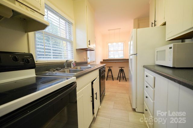 179 N Canterbury Road, Charlotte, NC 28211