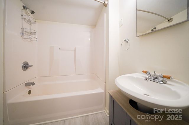 179 N Canterbury Road, Charlotte, NC 28211