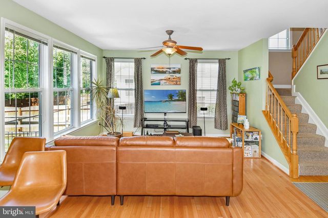 5977 TAPESTRY DR, Woodbridge, VA 22193